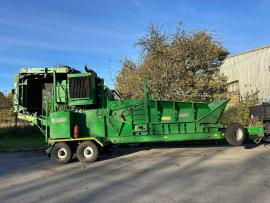 Woodchipper & shredder BANDIT BEAST 1680 | Waste wood processing | Woodworking machinery | Lift cranes s.r.o.