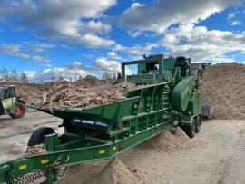 Woodchipper & shredder BANDIT BEAST 1680 | Waste wood processing | Woodworking machinery | Lift cranes s.r.o.