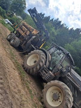 Forestry tractor VALTRA T193 | Forest machinery | Woodworking machinery | KOMITrade s.r.o.