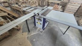Circular saw bench aling a rip